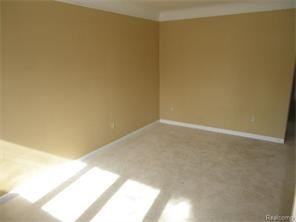 19290 Garfield - Photo 3 of 7