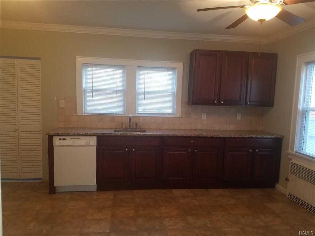 204 Lakeview Ave - Photo 3 of 5