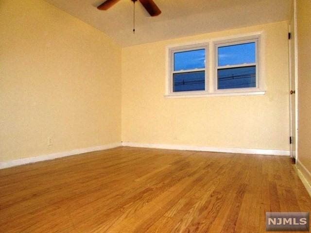 309 1st St - Photo 3 of 7