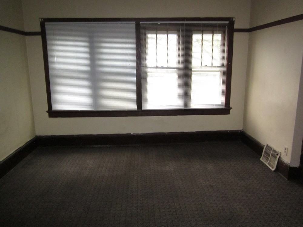 4426 W Lloyd St - Photo 2 of 7