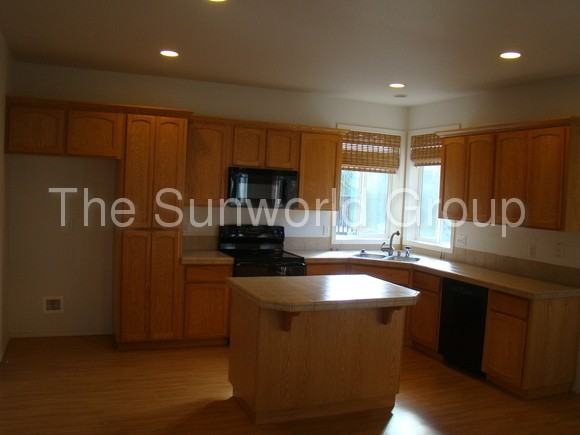 5104 P St - Photo 2 of 10