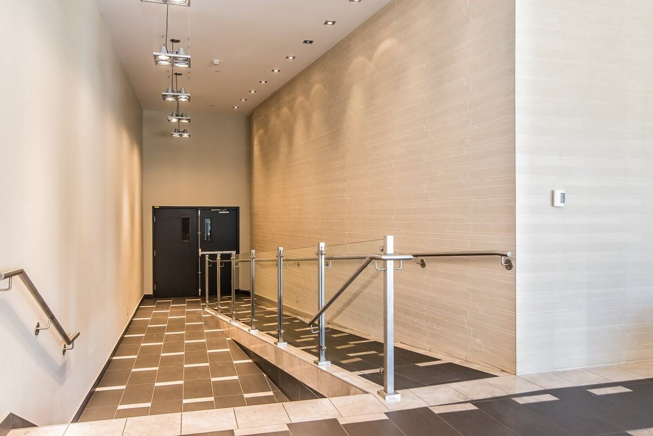 4500 Chemin de la Côte-des-Neiges - Photo 3 of 7