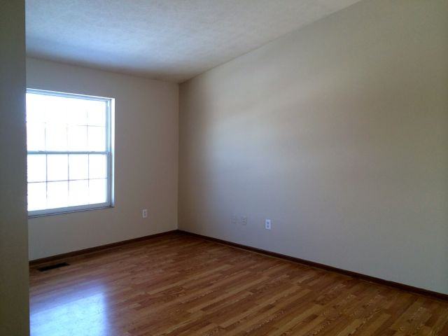 205 Waller Dr - Photo 2 of 13