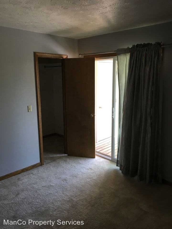 7836 Betsy Ross Cir - Photo 3 of 23