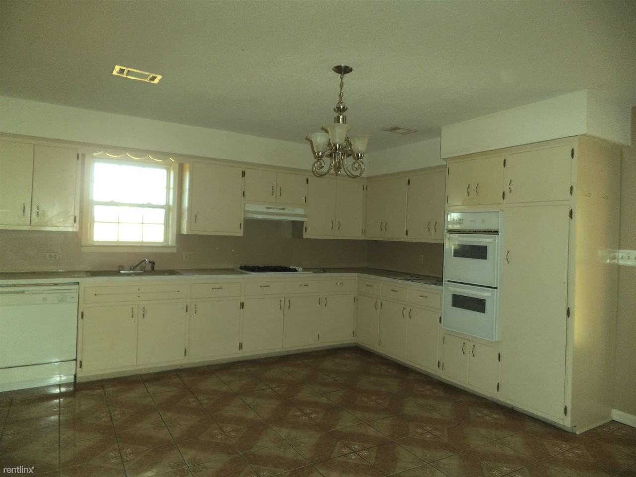 506 W Franklin St - Photo 2 of 5