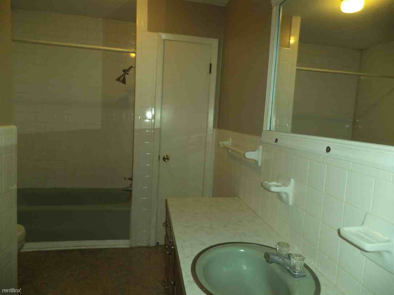 506 W Franklin St - Photo 3 of 5