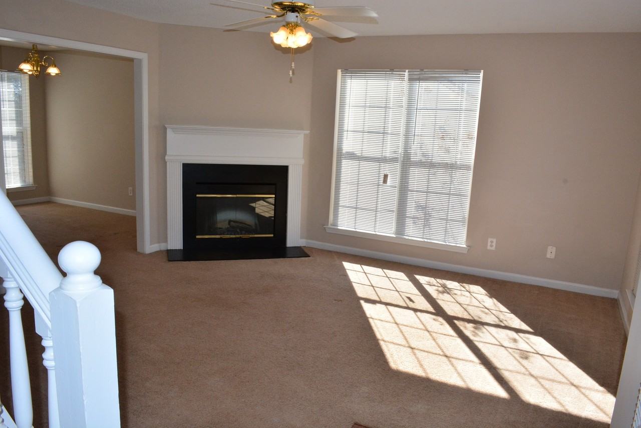 1117 Village Creek - Photo 3 of 23