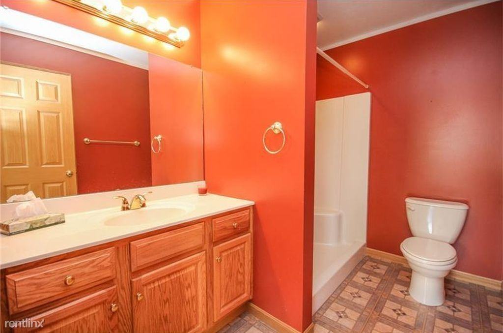 1023 Timberwood Dr - Photo 2 of 10