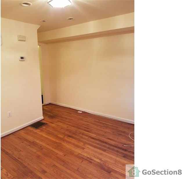 2873 Bookert Dr - Photo 2 of 10