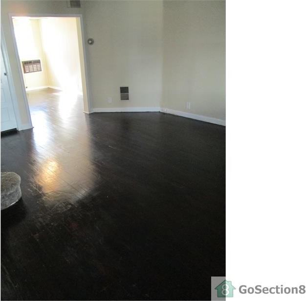 2554 Shields St - Photo 2 of 13