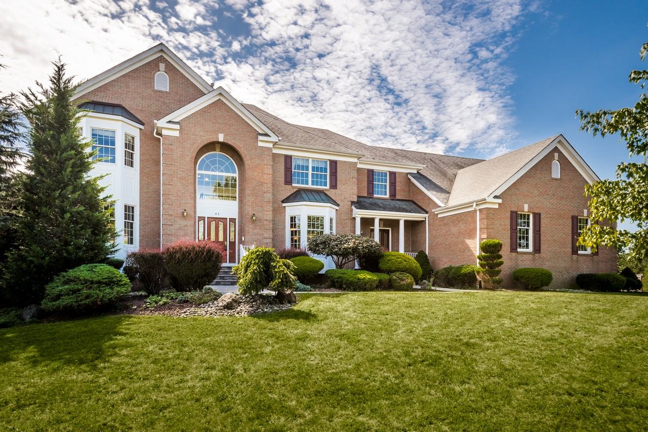 43 Rosewood Ct - Photo 2 of 33