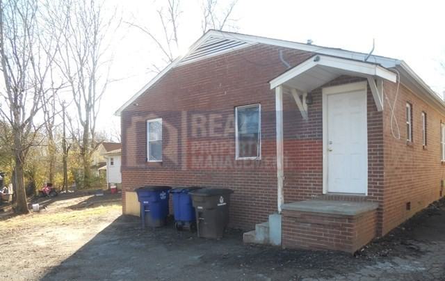 2443 Lomond St - Photo 2 of 6