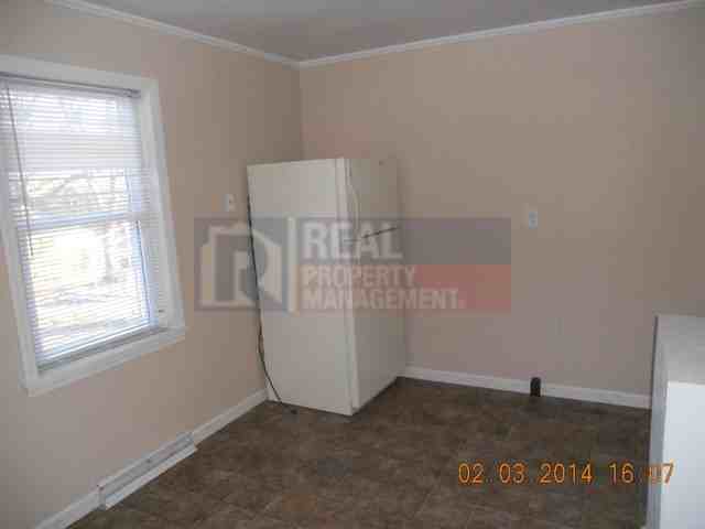 2443 Lomond St - Photo 3 of 6