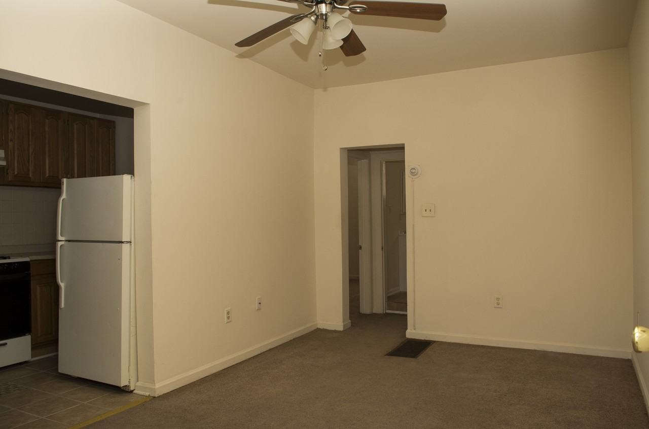 2917 Poplar Terrace #B - Photo 2 of 9