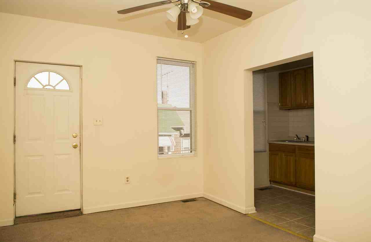 2917 Poplar Terrace #B - Photo 3 of 9