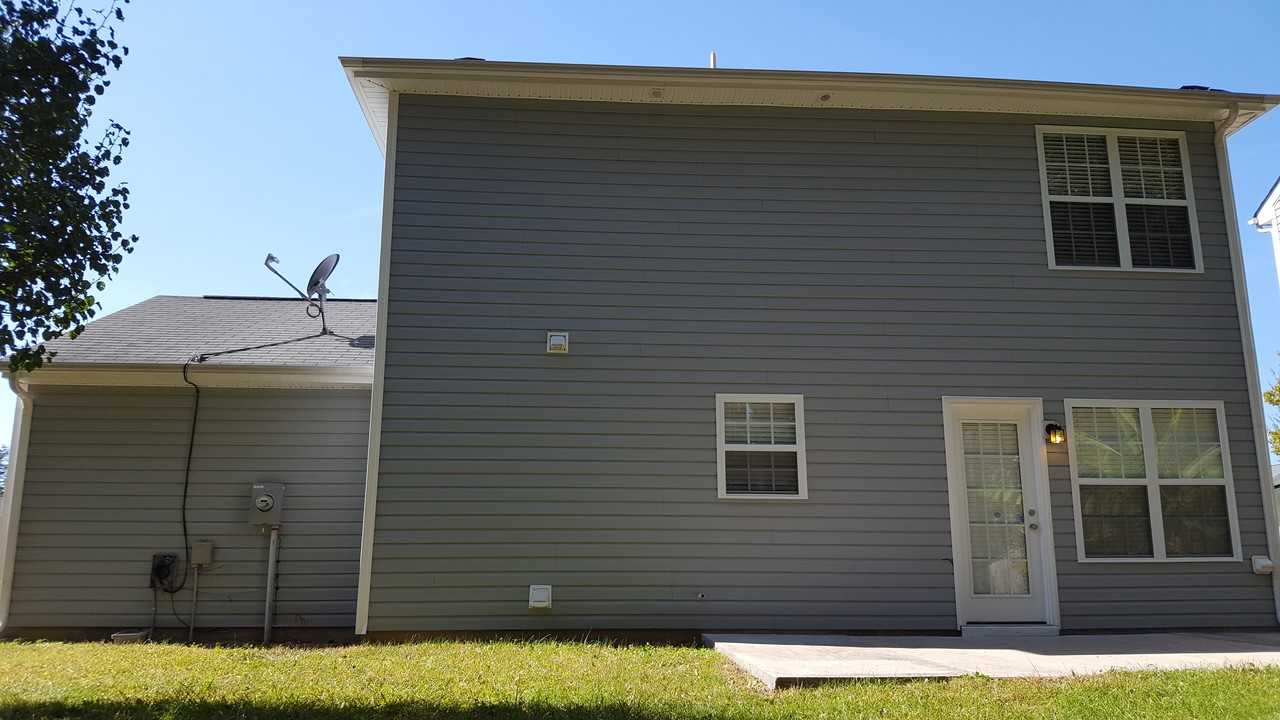 4622 Mallard Creek Dr - Photo 2 of 8