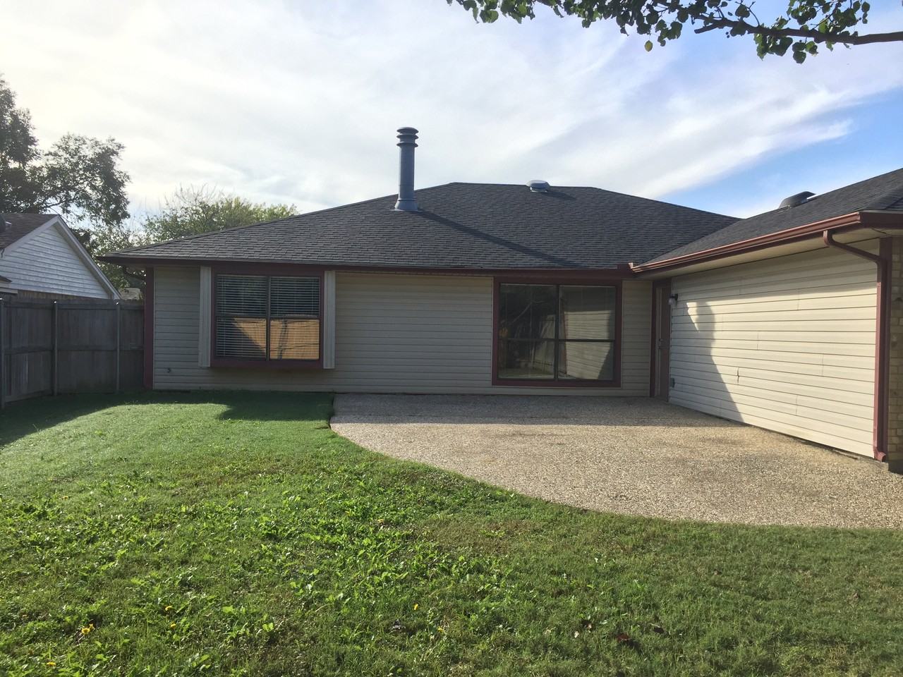 621 Shenandoah Ct - Photo 3 of 18
