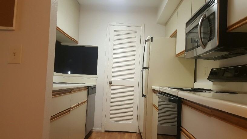 260 Coventry Ct #22 - Photo 3 of 19