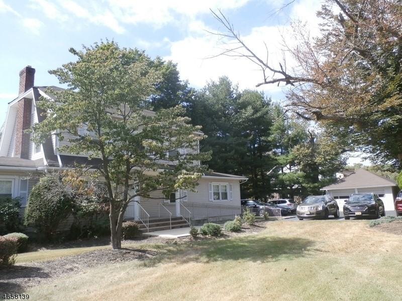 32-2 Glenbrook Rd - Photo 3 of 5