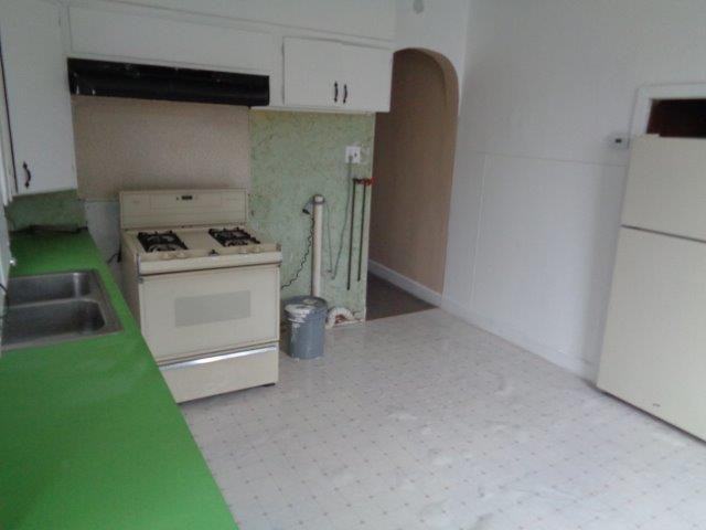 320 Pine St #2 - Photo 3 of 10