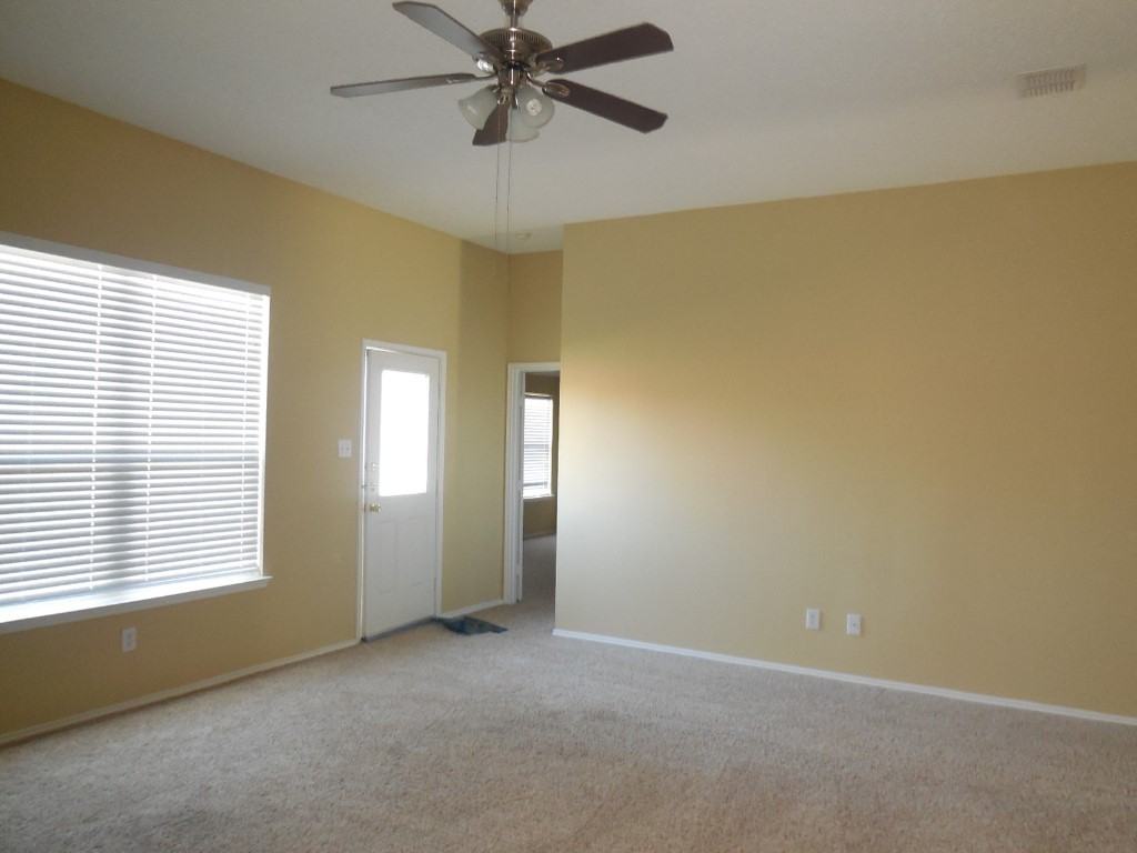 10801 Briaroaks Dr - Photo 2 of 12