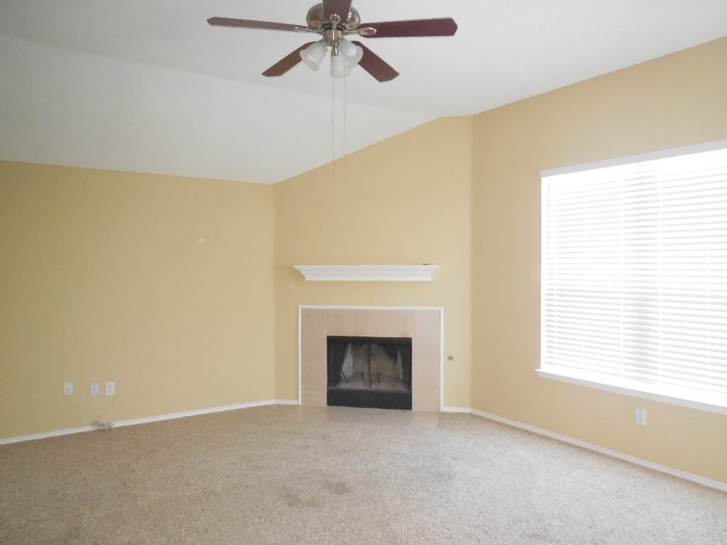 10801 Briaroaks Dr - Photo 3 of 12