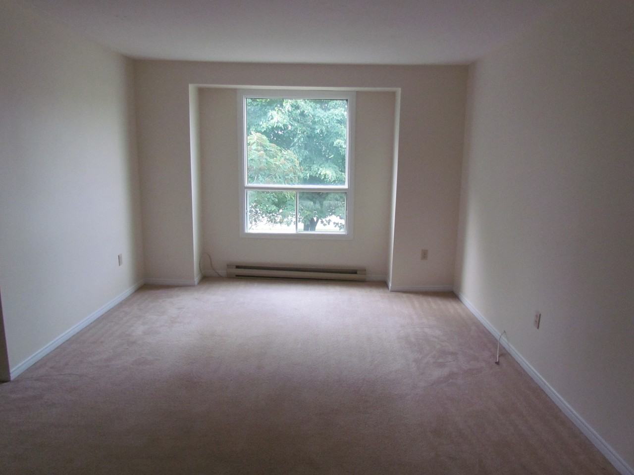 306 Rancier Street - Photo 3 of 9