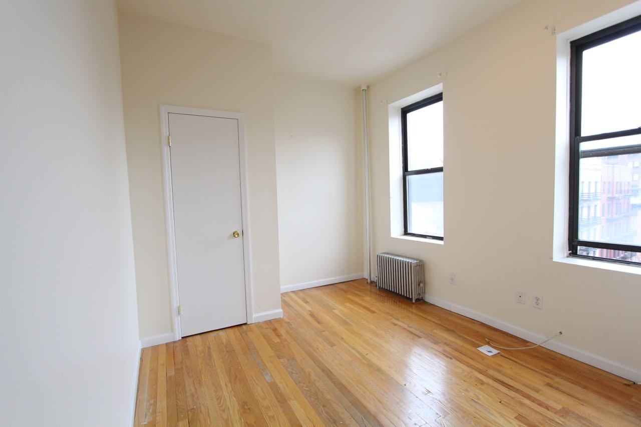 Bedford St & Carmine St #23