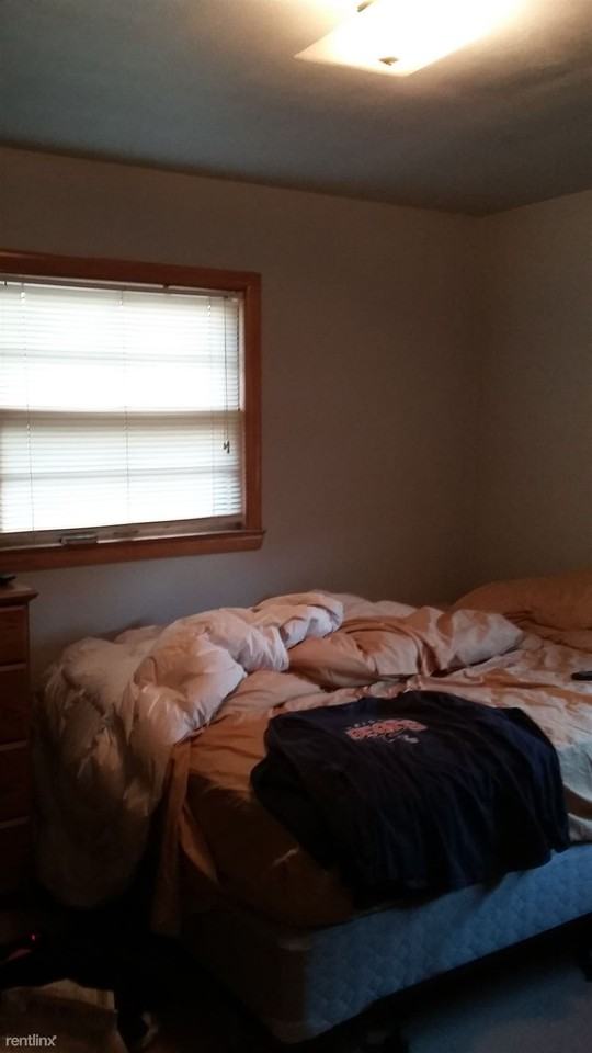 7516 33rd Ave - Photo 2 of 6