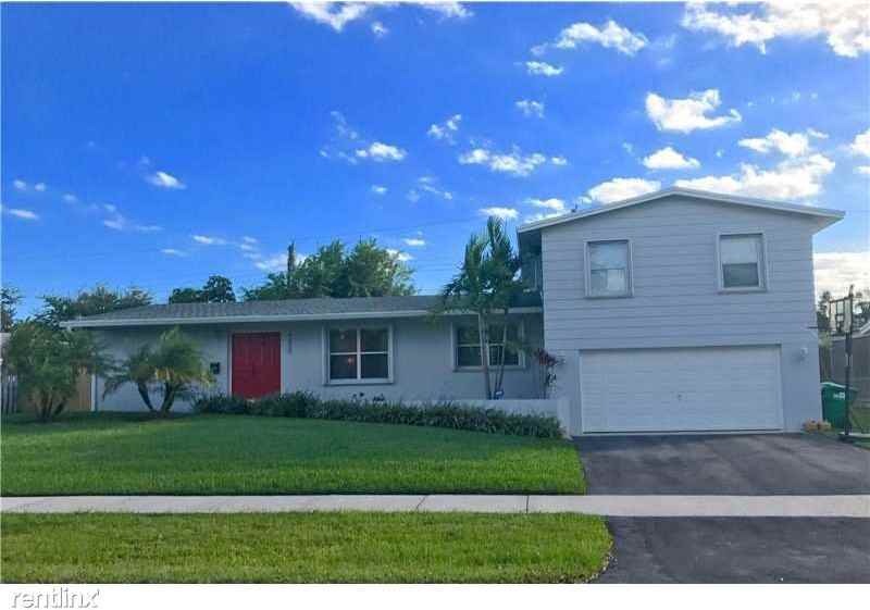 9810 SW 158th St - Photo 2 of 10