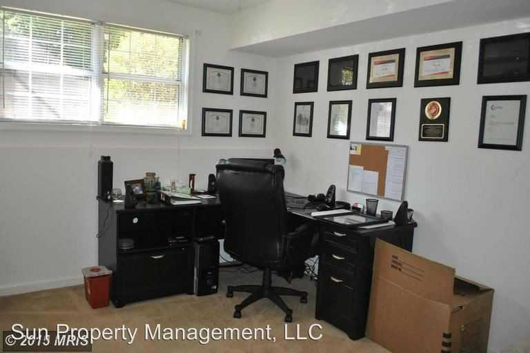 702 Club House Rd - Photo 3 of 7