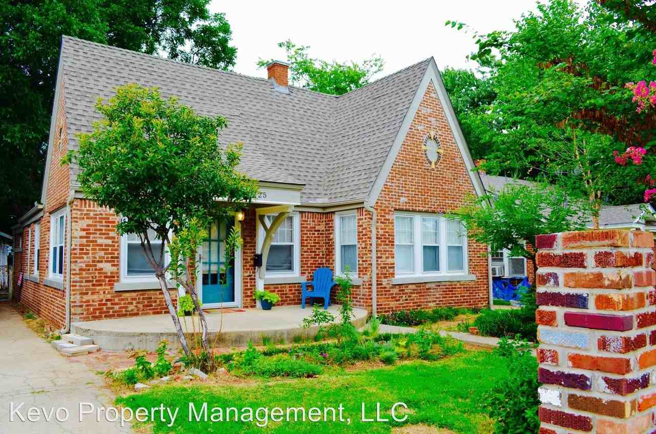 1125 NW 43rd St - Photo 2 of 14