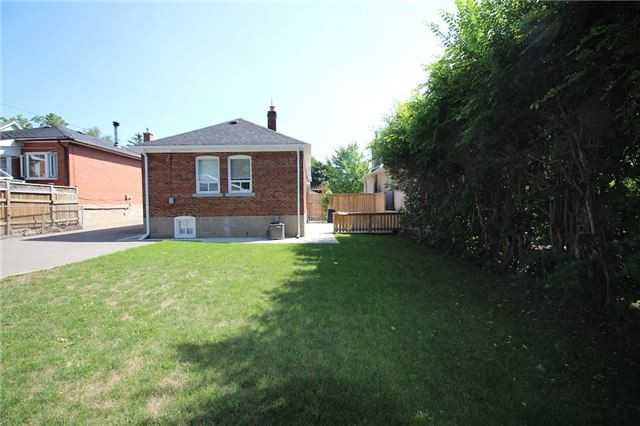 82 Thirty Ninth Street - Photo 3 of 11