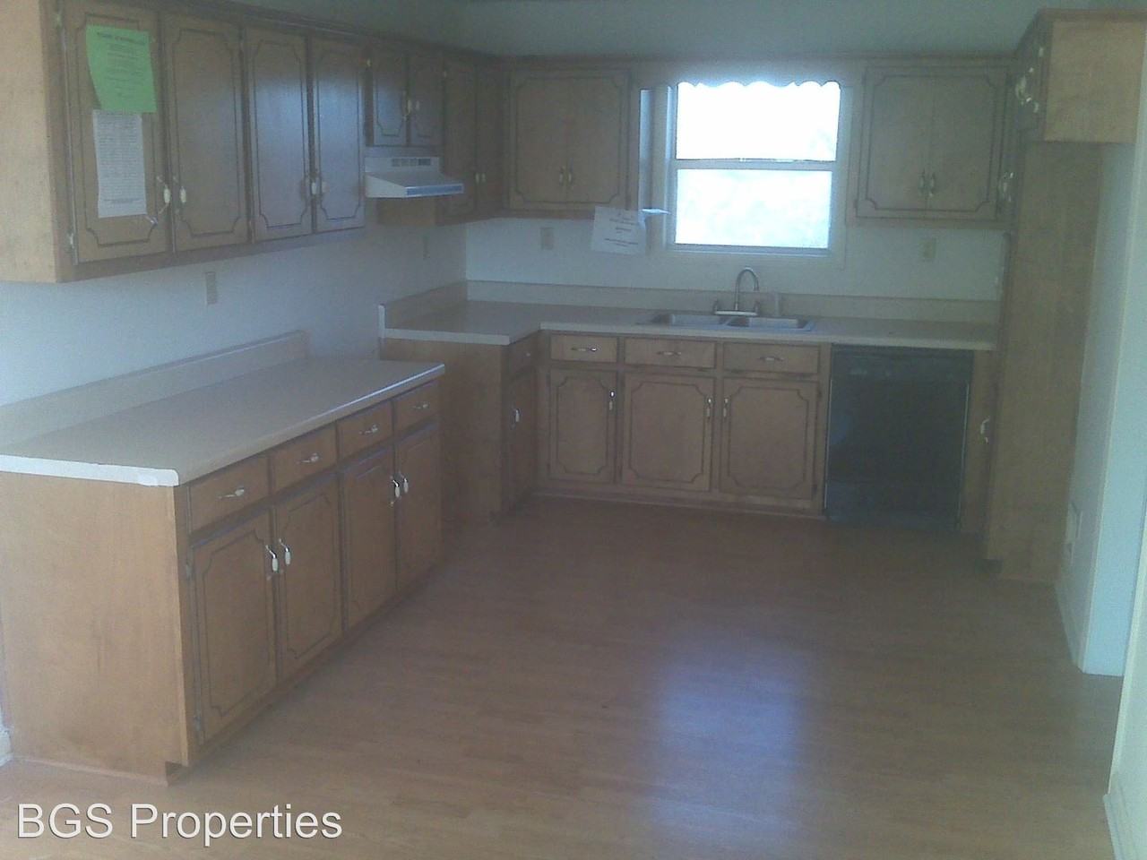 516 Walnut St - Photo 2 of 2