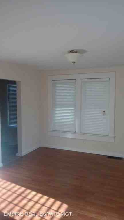 47 Round Lake Ave - Photo 3 of 9