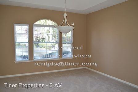 2073 Thornhill Dr - Photo 3 of 14