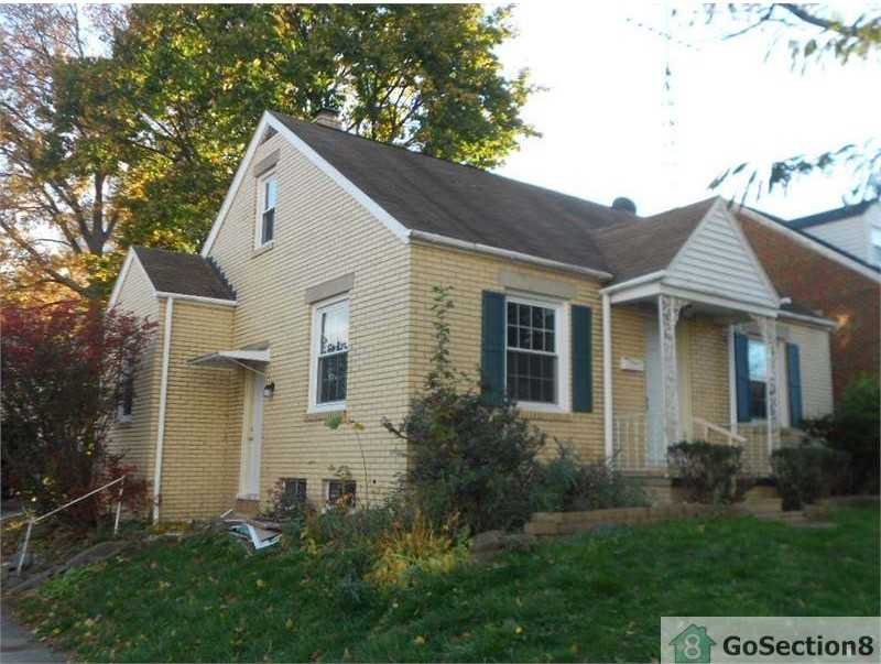 1326 23rd St NE - Photo 3 of 4