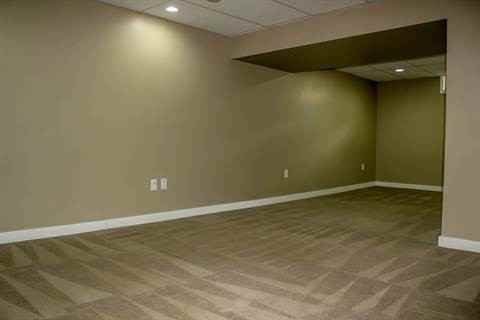 5509 105 St NW - Photo 2 of 6