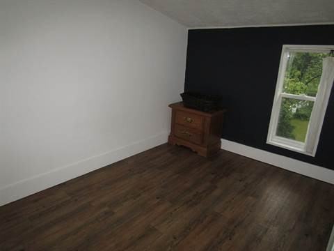 9115 119 Ave NW - Photo 3 of 6