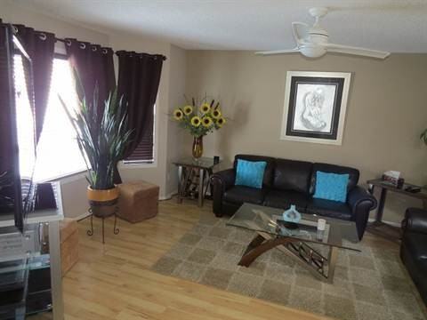 16124 38 St NW - Photo 2 of 6