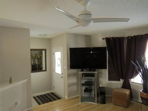 16124 38 St NW - Photo 3 of 6