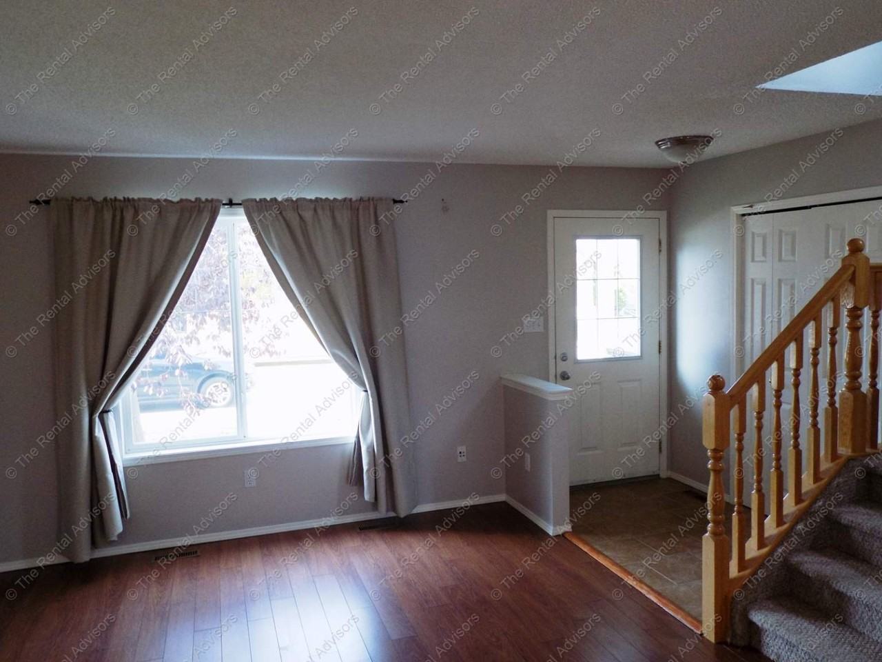 1217 Gillespie Crescent NW - Photo 3 of 20