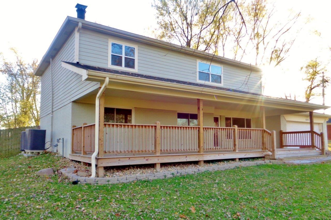 10049 David Dr - Photo 2 of 24