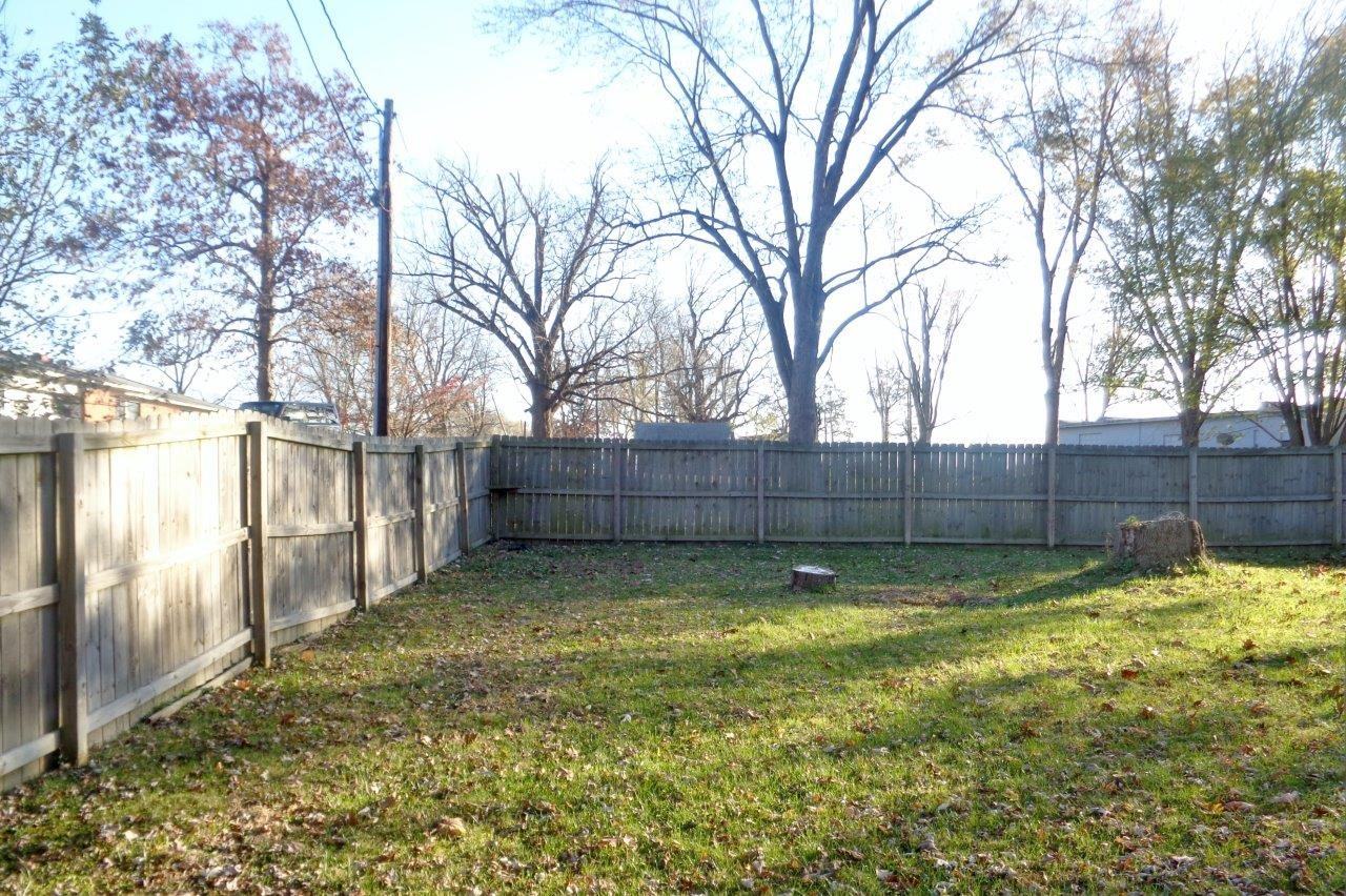 10049 David Dr - Photo 3 of 24