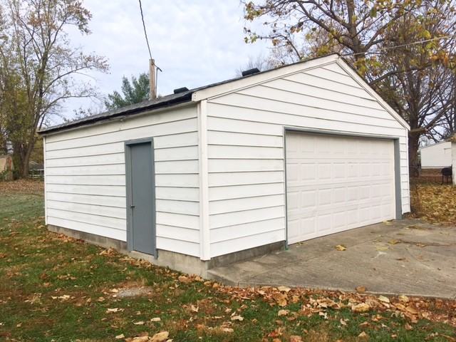 4216 S Post Rd - Photo 3 of 16