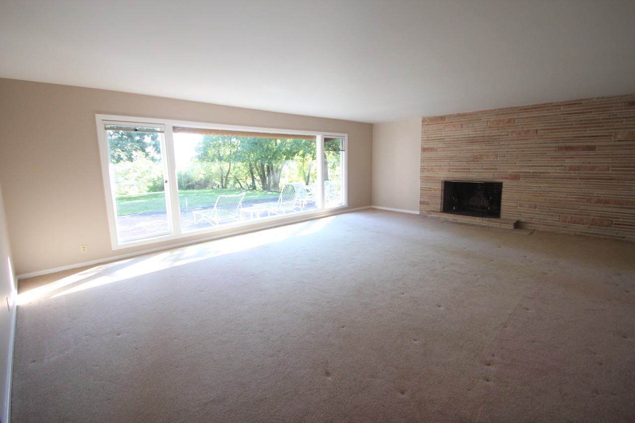 313 Summit Ave - Photo 2 of 16