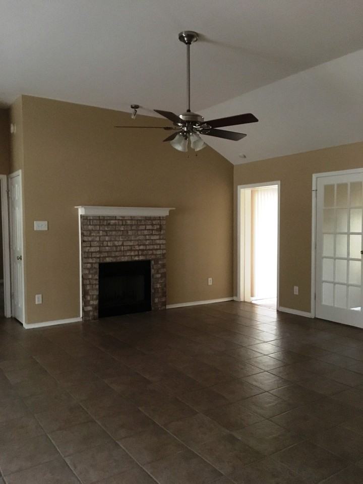 809 Minuteman Dr - Photo 2 of 17