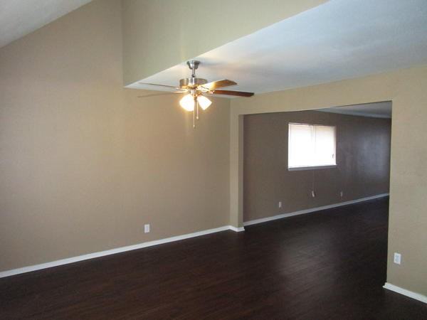 820 Brentwood Ln - Photo 2 of 11
