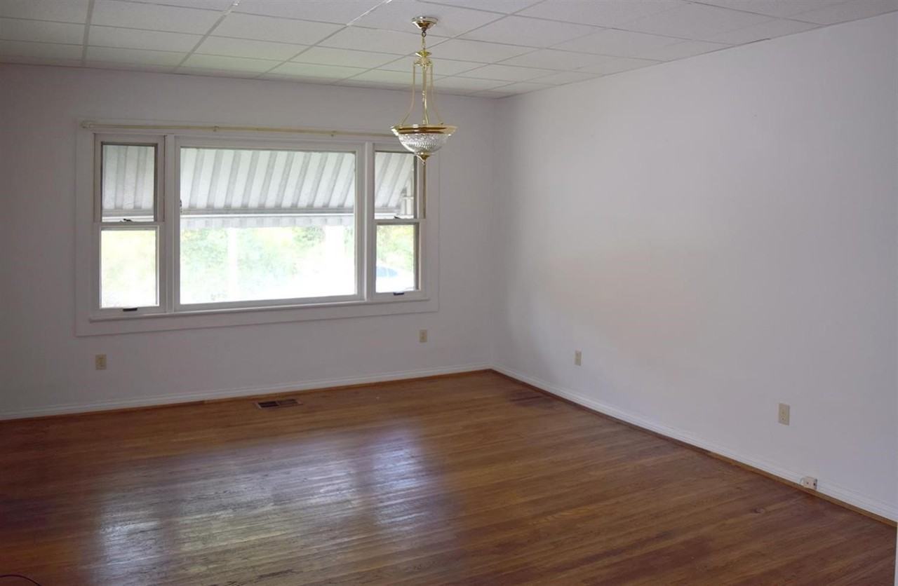 166 Meridian St - Photo 3 of 24