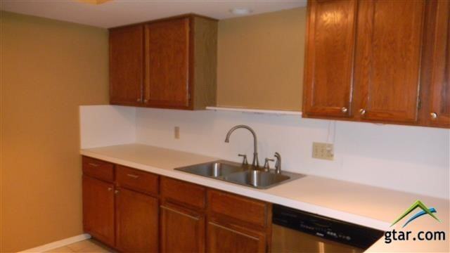 2504 Villa Court - Photo 3 of 7